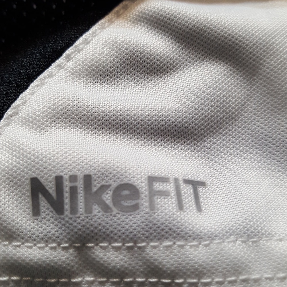 Nike Fit Dry Top - Picture 4 of 4